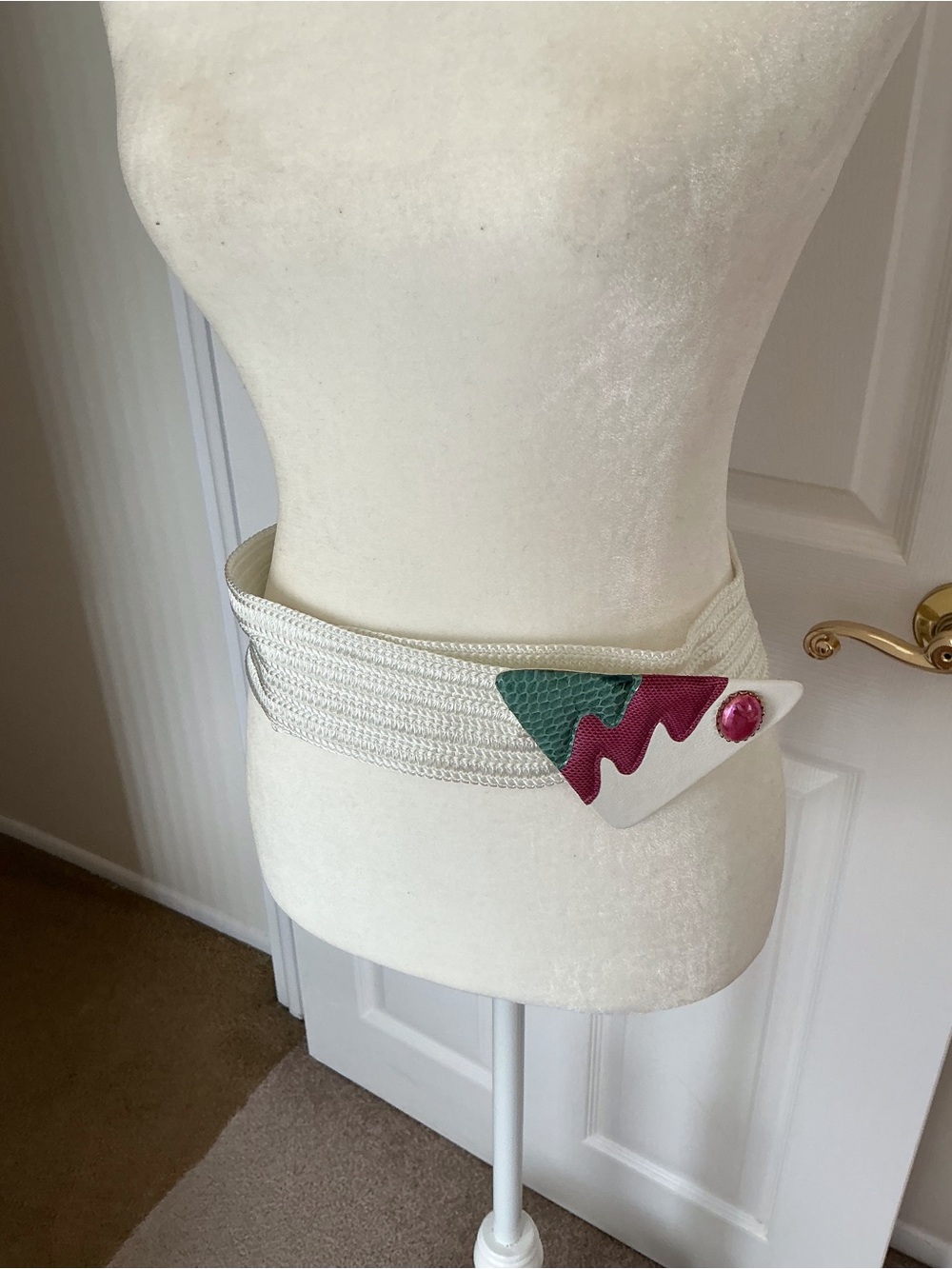 VINTAGE WALDORF CREATIONS WOVEN WIDE  BELT- WHITE BUCKLE 70’s-80’s JAZZ WAVE